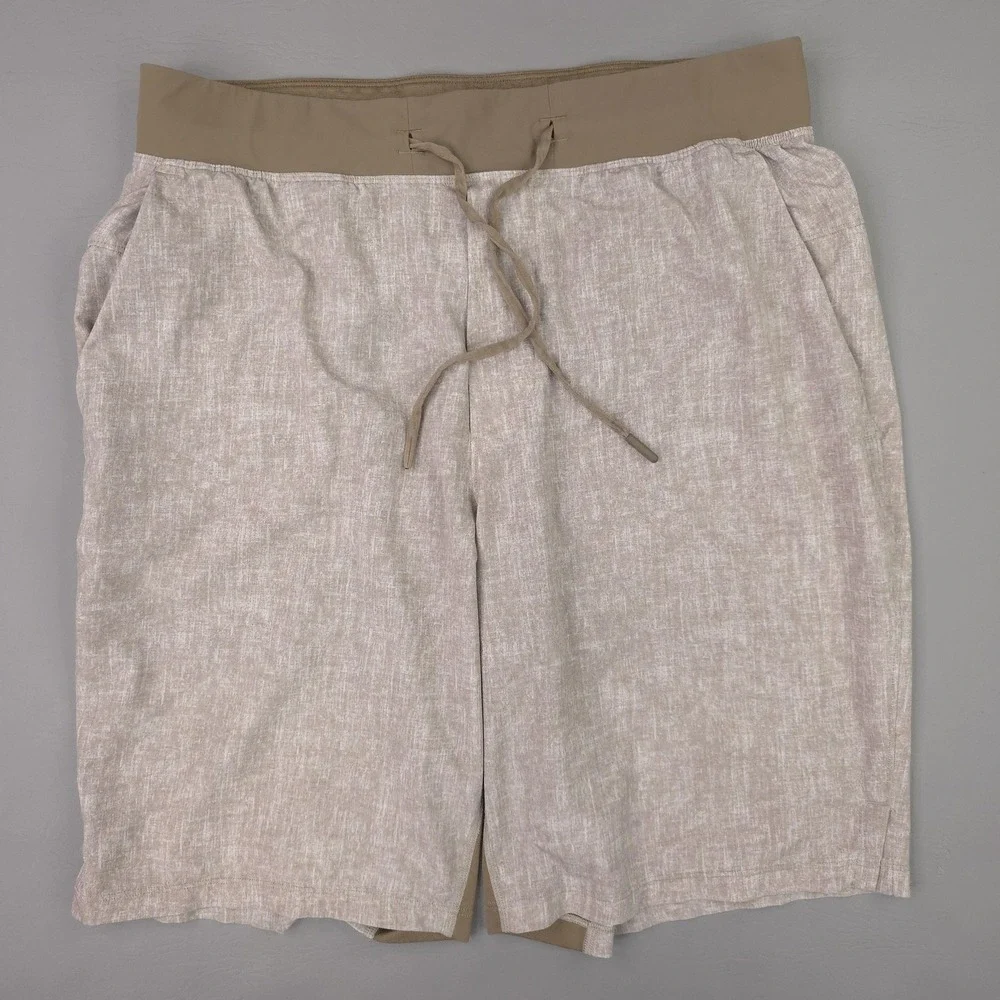 Lululemon THE Shorts Mens Medium Beige Lined 9 Inseam Athletic Running Training